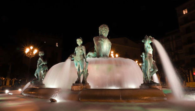 Fontaine de la plaza de la Virgen