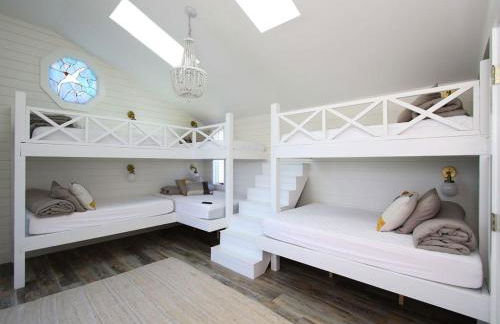 Hi Speed Wifi, Pets Considered, Bayfront, Bay Views, Beach Badges, Private Yard, Decking,, Outdoor Shower, - Foto 9