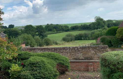 Vale View - Sleeps 6 - Pets Ok - Garden - Parking - Photo 46