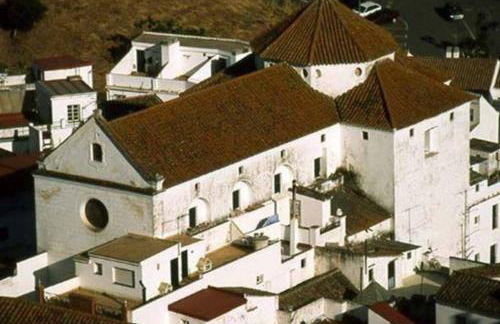 Beautiful Duplex with a Patio - Photo 25