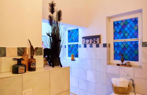 Wizard Apartment Hamburg - 3 Schlafzimmer - 156 qm mit Dachterrasse - bis 10 Personen - Dusche & Badewanne - Küche - Smart TV - kostenloser Parkplatz - Foto 21