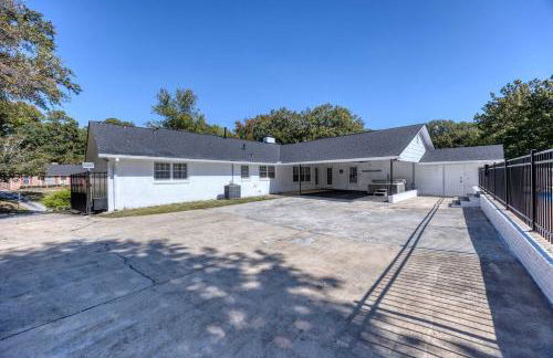 Near Botanical Garden with a Pool Charming on Charing - Foto 79