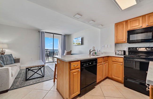 1br/1ba Sleeps 4 Near Beach w/ Breathtaking Ocean Views - Photo 7