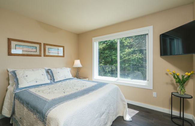 Anchor's Retreat by Avantstay Gorgeous Clift Top Views w/ Incredible Patio - Photo 3