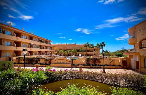 2 bed Elviria - 65sqm Terrace - Pools - Walk to Beach - Foto 11