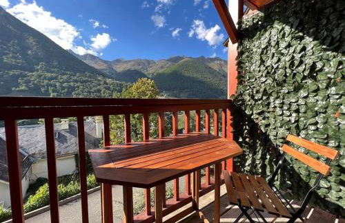 T3 rénové avec balcon, vue montagne et Parking. - Photo 7