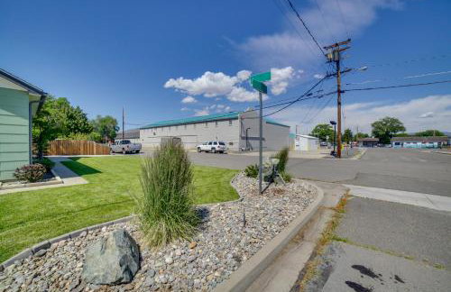 Relax Fireside! Tahoe Area Home 28 Mi to Slopes - Foto 24