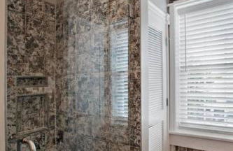 Newly Renovated 4 bed 3 bath and 2 Parking Spots - Foto 38