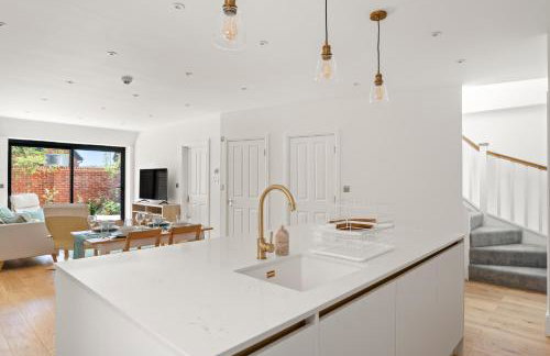 3 Bed House near Purley, by ARP Homes, Free Parking, Ideal for Long Stays & Insurance Bookings - Foto 11