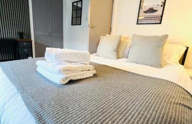 Yastayzzz at Studio 5 Bransford Rd - Foto 3