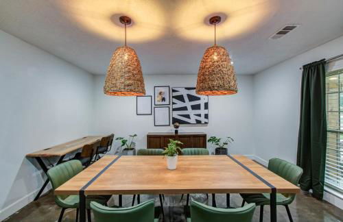 Rustic Modern Escape - 4BD-2BA with Pool & Patio - Foto 3