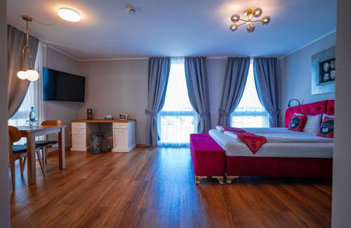 Boardinghouse City Home - Living - Photo 42