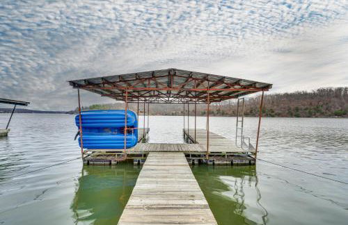Fish and Boat on Lake of the Ozarks Waterfront Home - Foto 2