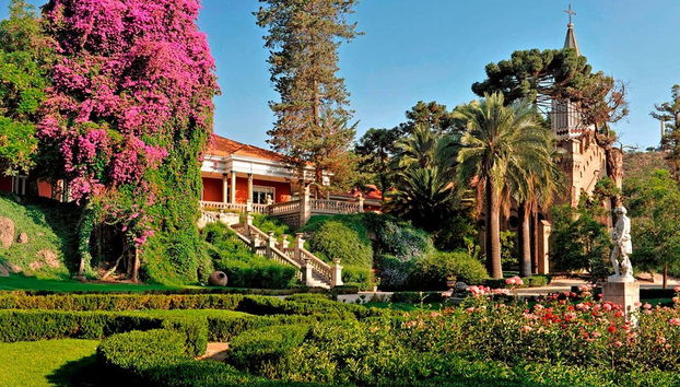 Walk through Centennial Park in Santa Rita