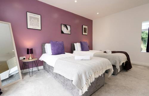 large 2 bed central apartment with balcony and private parking - Foto 36