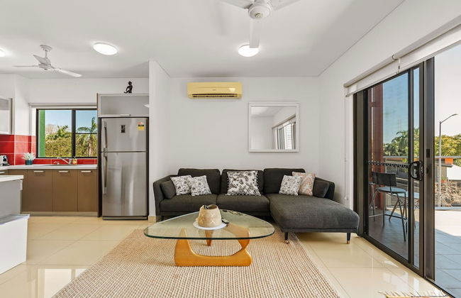 Yanti at Nightcliff Foreshore Pool Shops Cafe - Foto 2