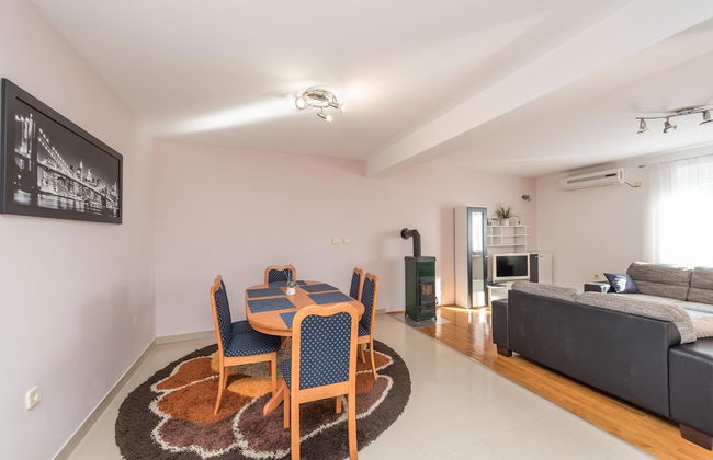 Family Friendly Pool House Ana - Foto 36