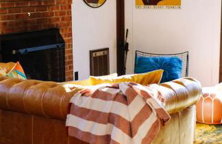 Cozy & Curated w Fire Pit Fireplace & Fast WiFi - Foto 8