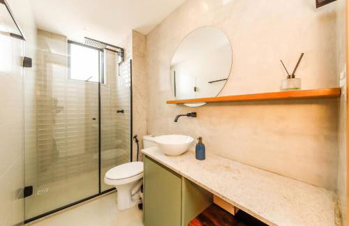 Ap Conforto Quarto e Sala com Ar e ampla Varanda - Foto 2