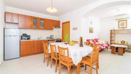 Six-Bedroom Holiday Home In Sipan - Foto 2