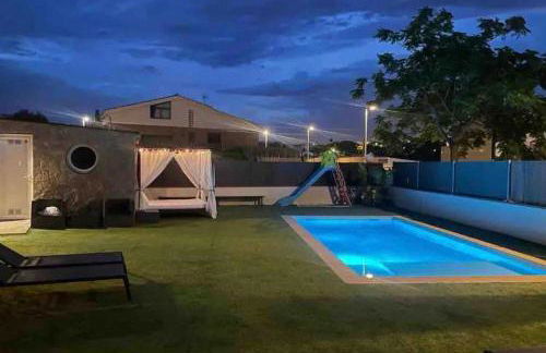 Acogedora casa con piscina y 3 dormitorios - Foto 1