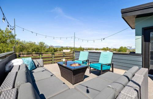 Swanky Townhome Near Old Town, Breweries and River - Foto 59