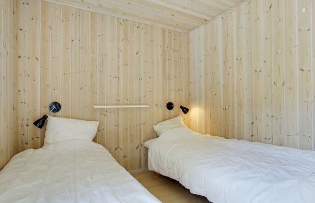 "Hughe" - 300m from the sea - Foto 20