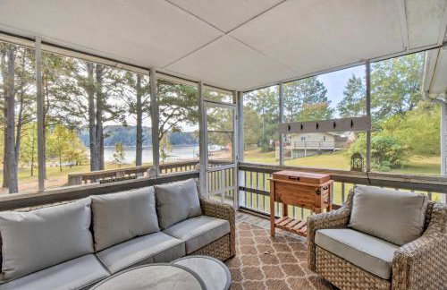 Lakefront Westminster Retreat with Boat Dock! - Foto 26