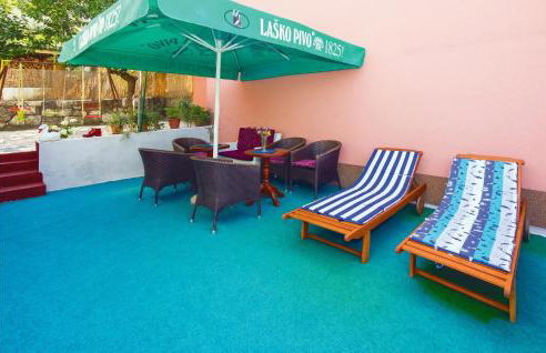 Three-Bedroom Apartment In Ostrvica - Photo 14