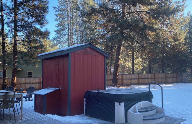 Quiet River Bend Cabin by Avantstay 35 Mins to Mt Bachelor 10 Mins to Town Centre Hot Tub! - Foto 23