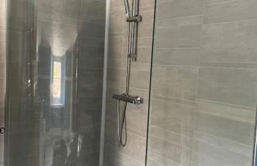 Cosy 2 bed flat in Crickhowell - Photo 8