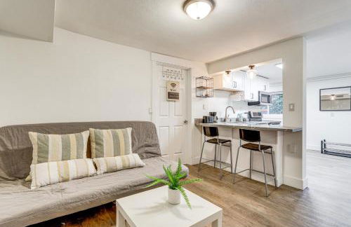 Walk to Beach and Lake Access Cozy Redmond Apt! - Foto 1