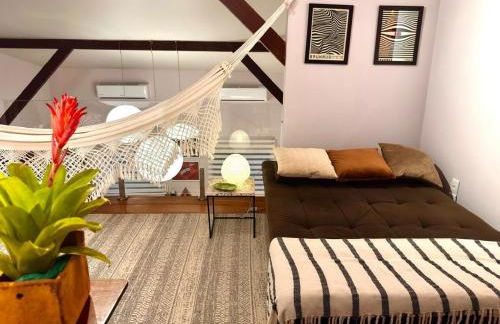 Descubra a Casa Felicidade em Belém! Climatizada, com sala ampla, 2 quartos, mezanino e Wi-Fi veloz. Localização central perto de atrações e gastronomia. Viva a Amazônia com conforto exclusivo. Reserve já sua experiência inesquecível! - Photo 13