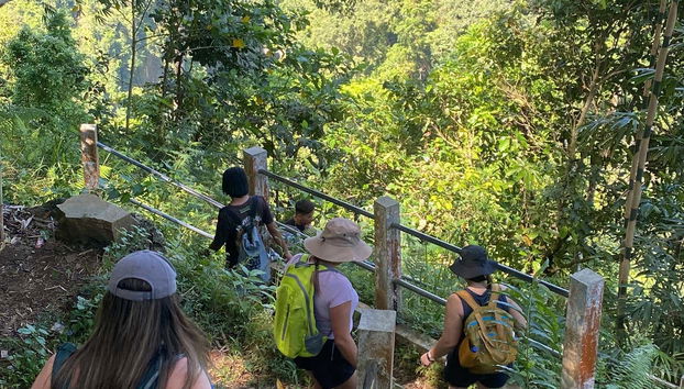 Caminando hacia las cascada de Madakaripura