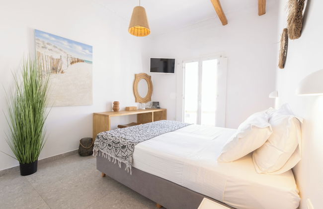 Parosquare Central Suites - Photo 3