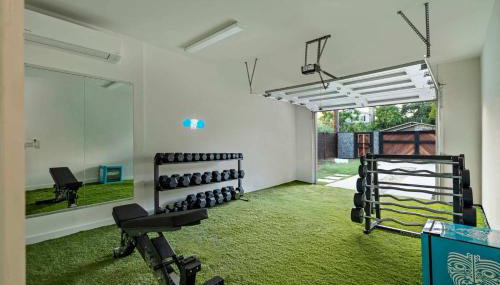 Bach & Bubbly House - 5BR, Pool, Gym & Glam Room - Villa - Foto 5