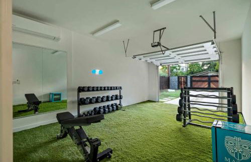 Bach & Bubbly House - 5BR, Pool, Gym & Glam Room - Villa - Foto 5