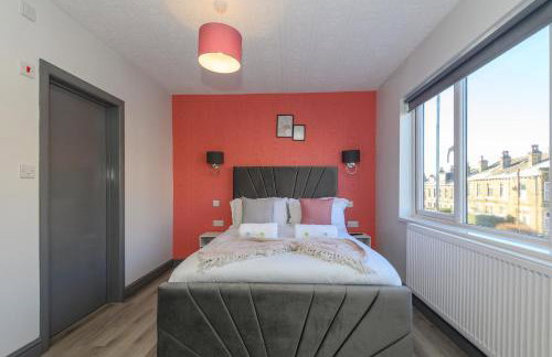 Suite in Leeds Shared Kitchen Parking2 - Pass the Keys - Photo 1