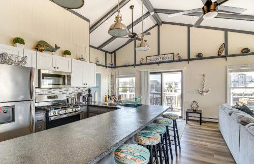 Bayfront Home with Boat Dock and Deck in Forked River - Foto 7