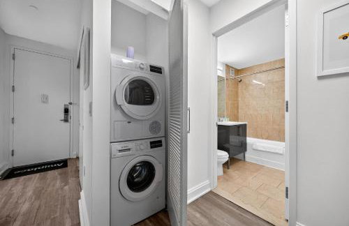 FiDi 1 BR w Work Setup by Anyplace - 11729 - Foto 25