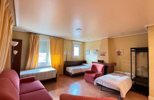 Chalet con jardín, piscina y barbacoa en Logroño - Foto 28