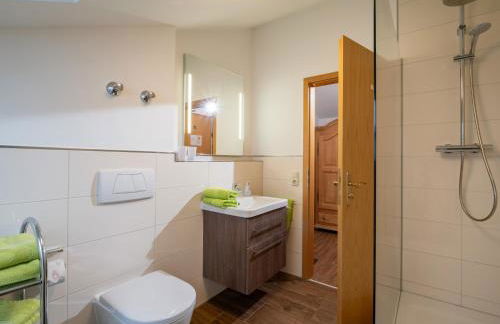 Wellness Ferienwohnung mit Hallenbad und Sauna - Foto 16