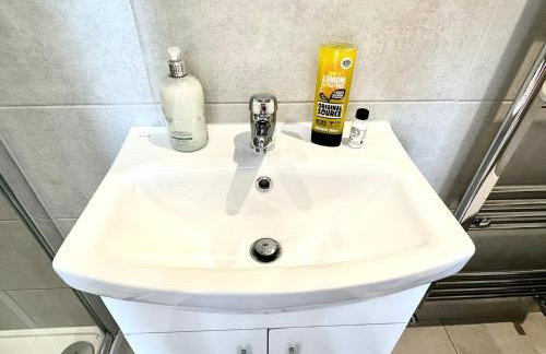 Unique Modern, Private Apartment,15 Mins To Central London - Photo 15