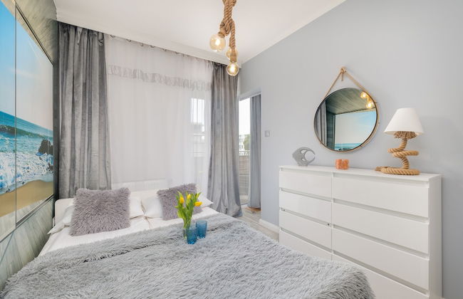 Beach Wave Apartment by Renters Prestige - Photo 5