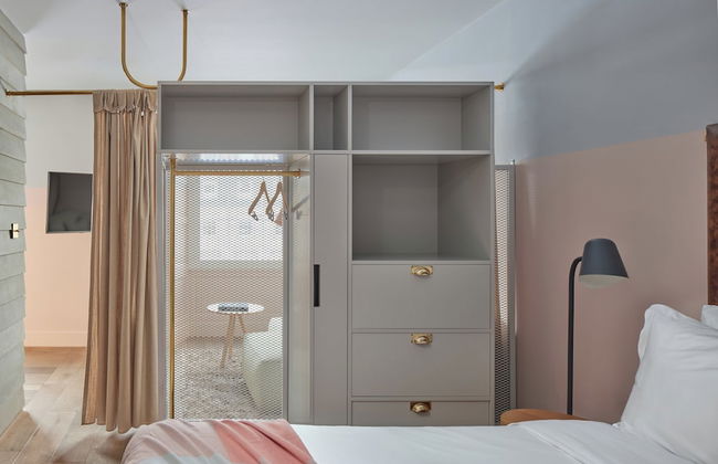 Eden Locke - Photo 22