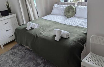 2BR Penthouse Flat in West London Near Elizabeth Line - Foto 2