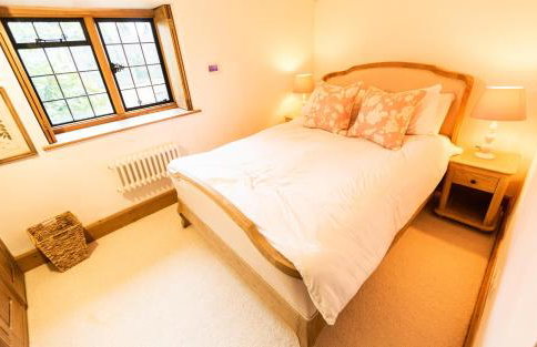 Medius Cottage in the Cotswolds - Photo 27