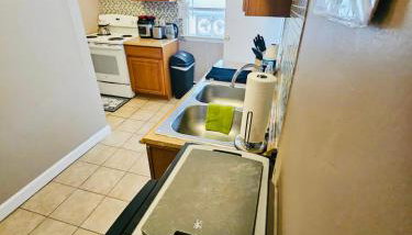Suites on East Side near Whole Foods, Brown University, Miriam Hospital, MBTA, Downtown, - Foto 3