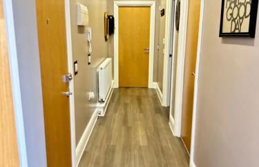 2 Bed Apartment - Sleeps 4 - Wifi - Parking - Foto 1