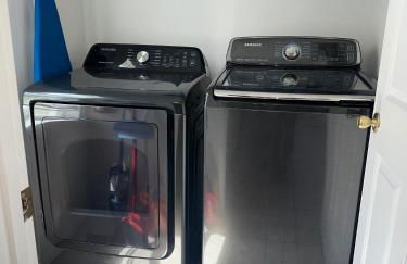 Magical Home with private pool and close to parks - Foto 14